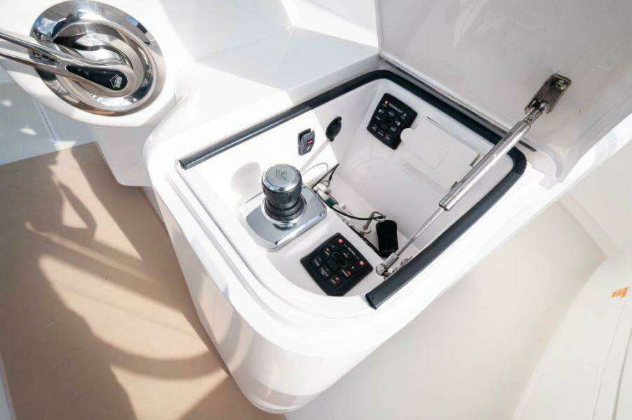 2012 Viking 42 Convertible  Helm 3