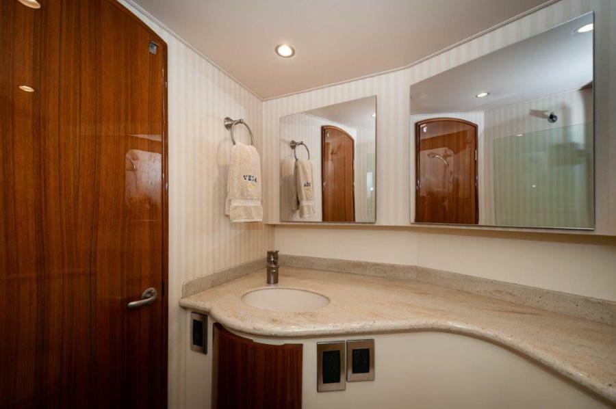 42' 2012 Viking 42 Convertible