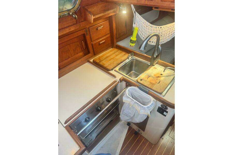 Juniper 34ft Pacific Seacraft Yacht For Sale