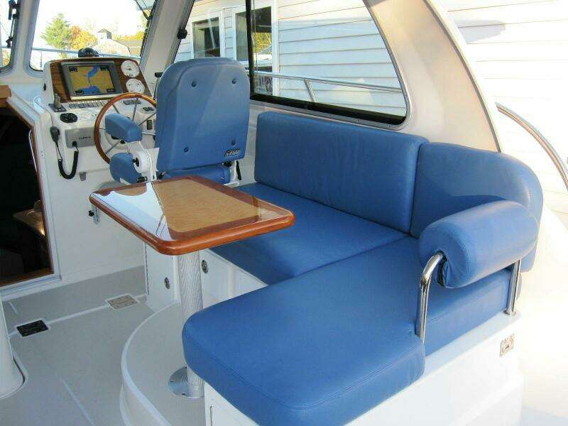 Two 0 Seven 30ft Back Cove Yacht For Sale
