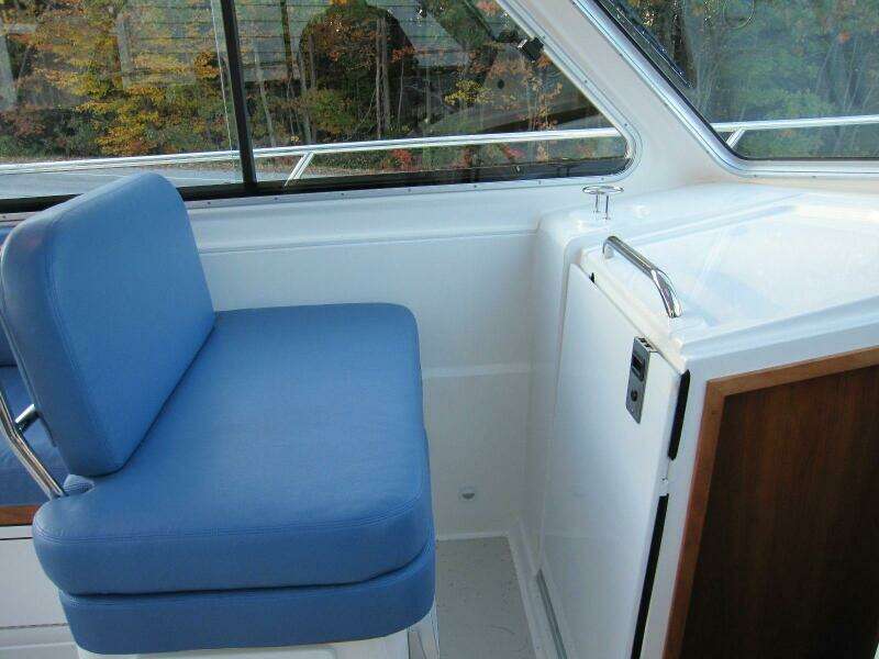 Two 0 Seven 30ft Back Cove Yacht For Sale