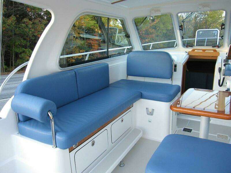 Two 0 Seven 30ft Back Cove Yacht For Sale
