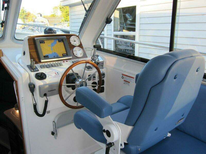 Two 0 Seven 30ft Back Cove Yacht For Sale