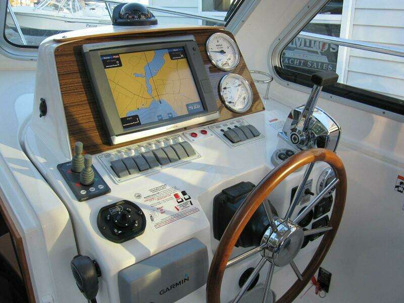 Two 0 Seven 30ft Back Cove Yacht For Sale
