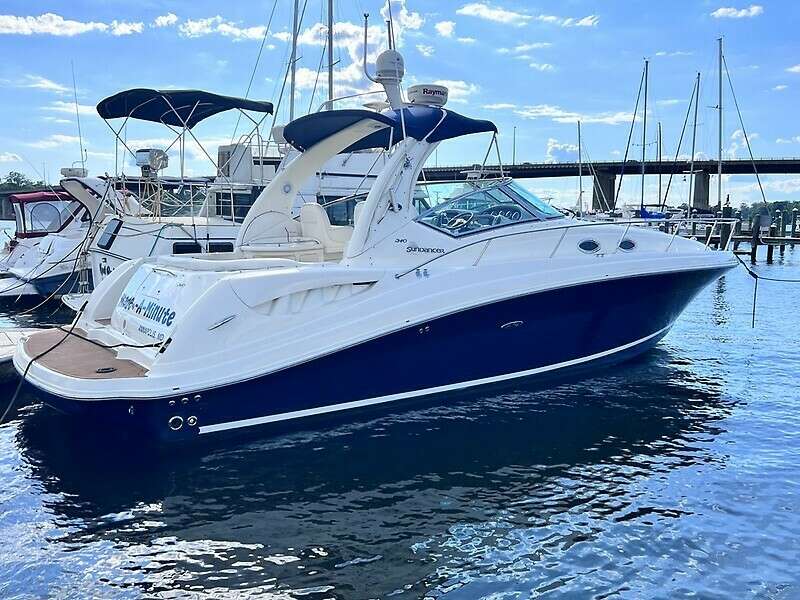 WADE A MINUTE 34ft Sea Ray Yacht For Sale