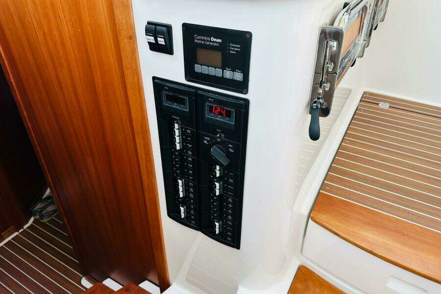 Blue Heron 37ft Back Cove Yacht For Sale
