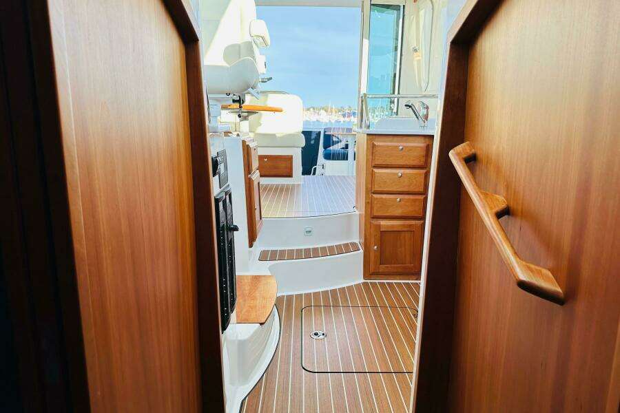 Blue Heron 37ft Back Cove Yacht For Sale