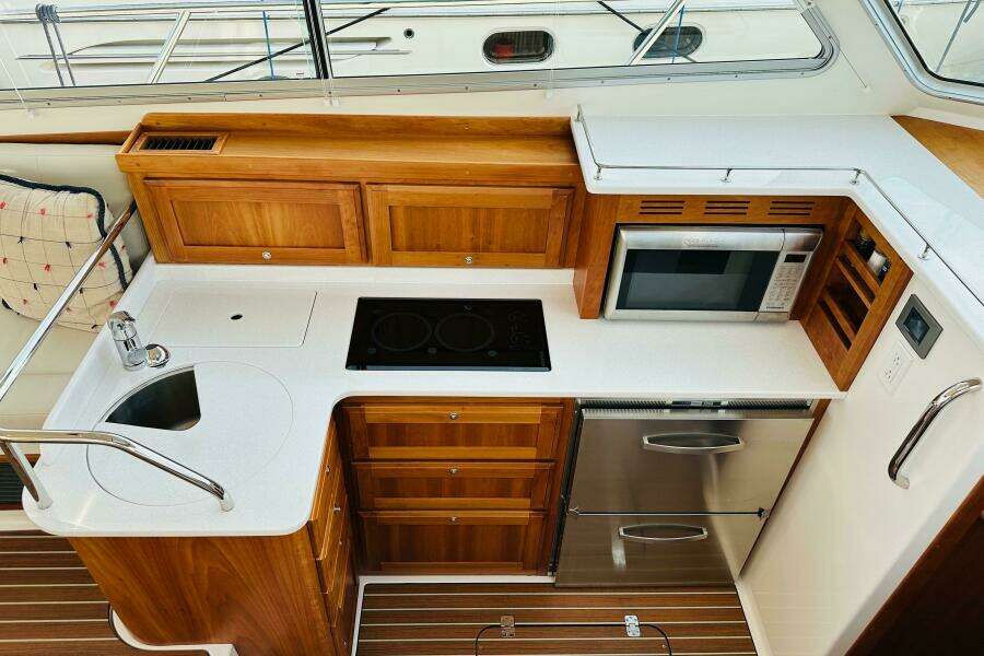 Blue Heron 37ft Back Cove Yacht For Sale