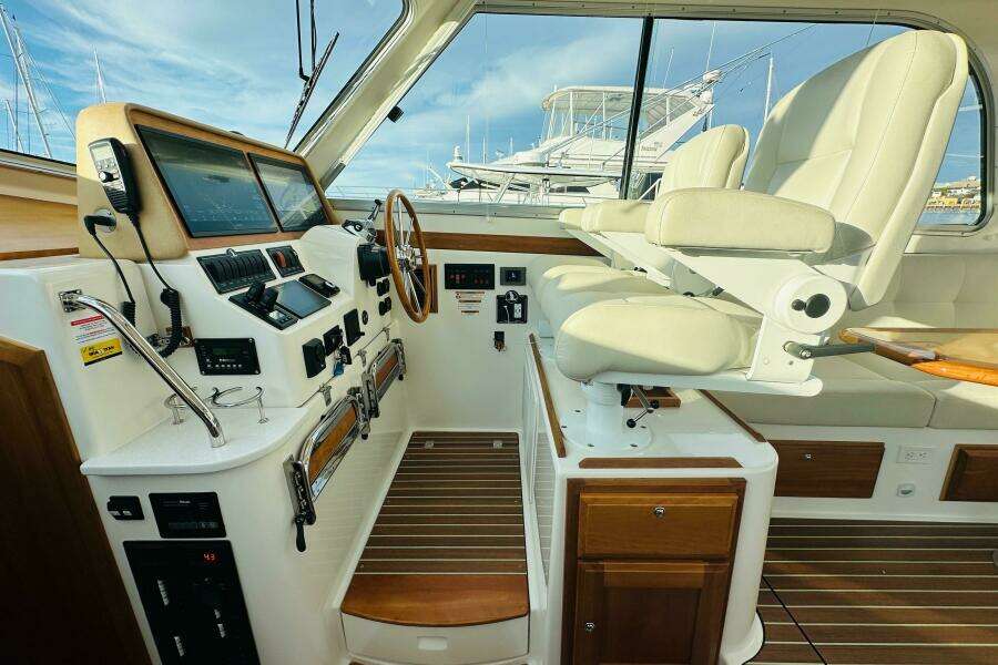 Blue Heron 37ft Back Cove Yacht For Sale