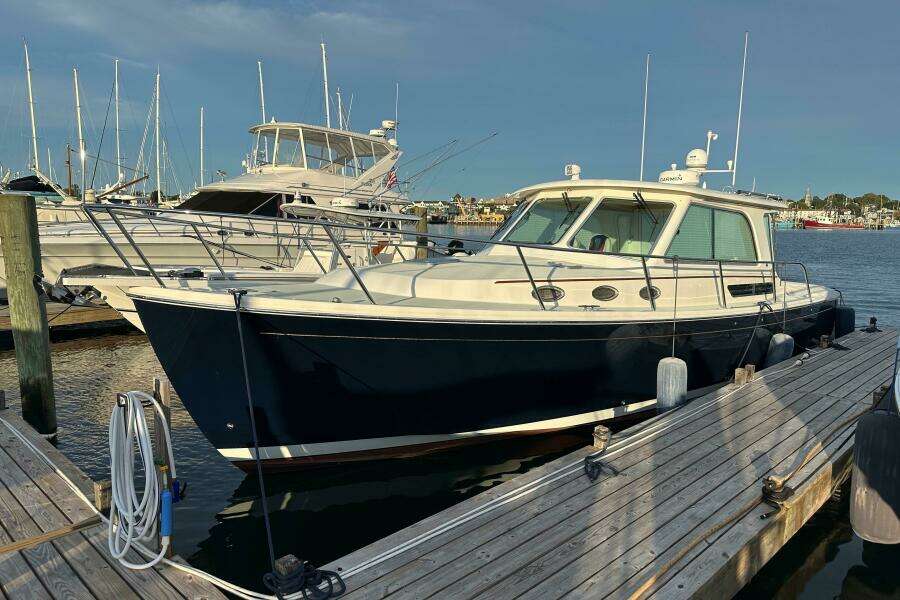 Blue Heron 37ft Back Cove Yacht For Sale