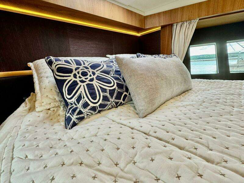 45ft Absolute Yacht For Sale