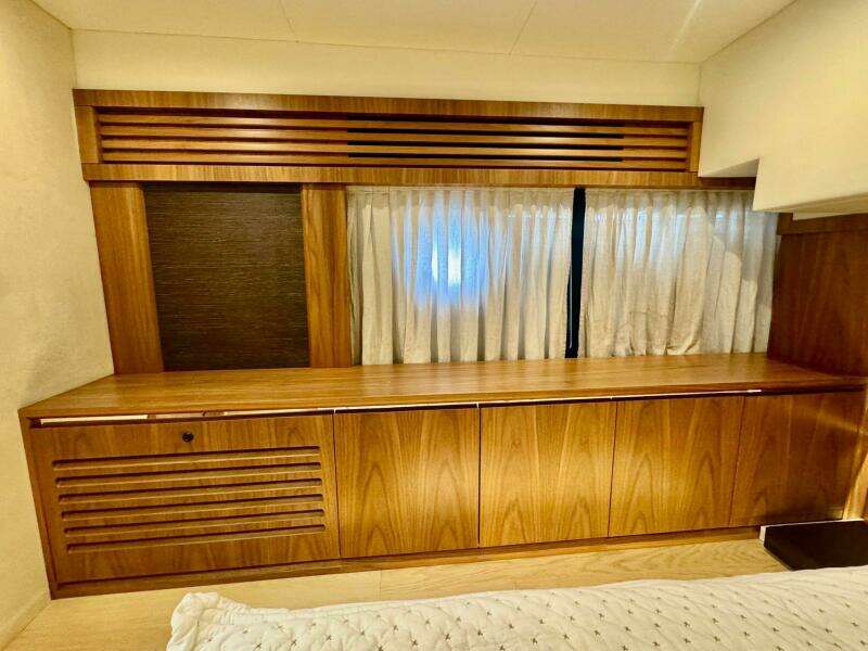45ft Absolute Yacht For Sale