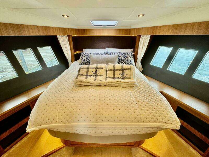45ft Absolute Yacht For Sale