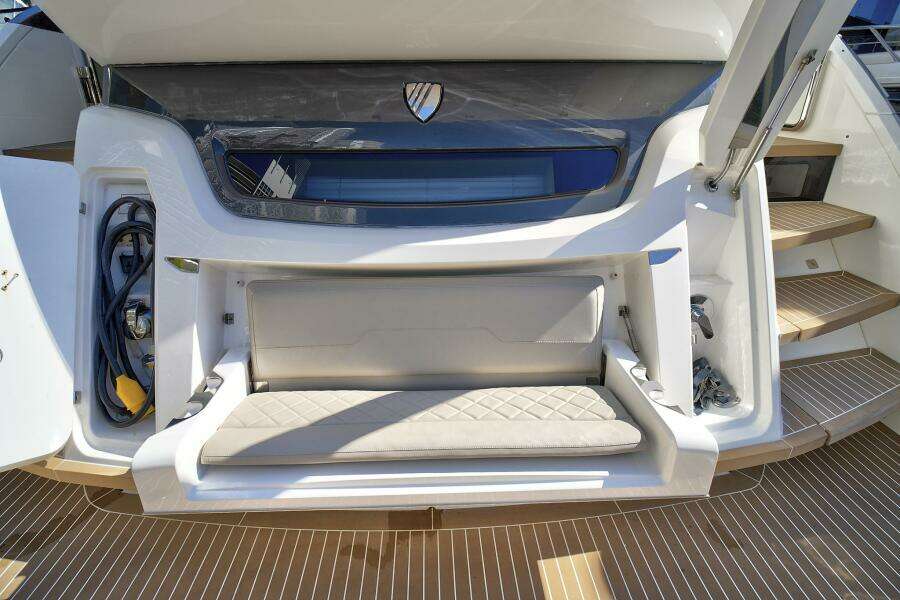 Raw Wave 68ft Fairline Yacht For Sale