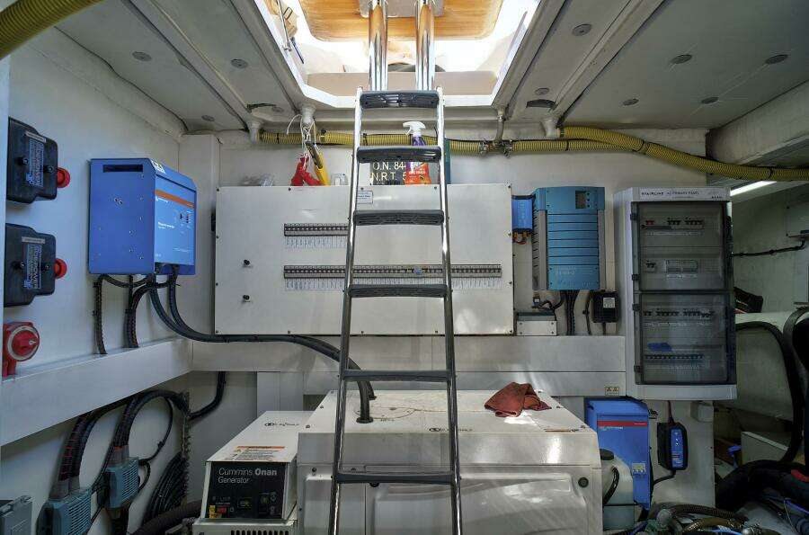 Raw Wave 68ft Fairline Yacht For Sale