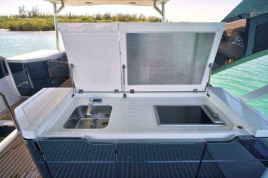 Raw Wave 68ft Fairline Yacht For Sale