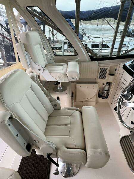 33ft Grady White Yacht For Sale