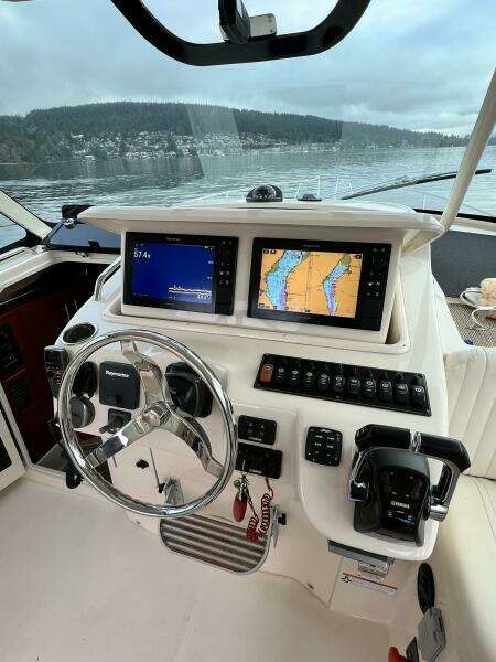 33ft Grady White Yacht For Sale