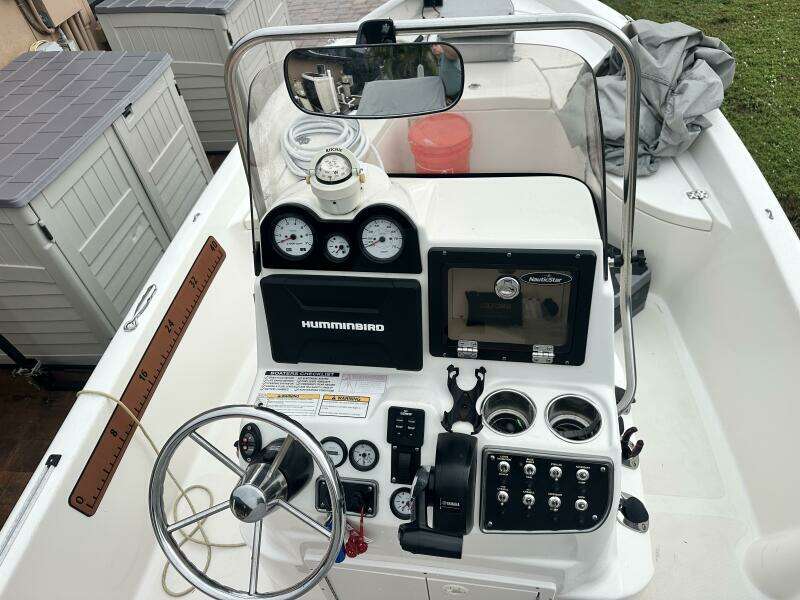 21ft NauticStar Yacht For Sale