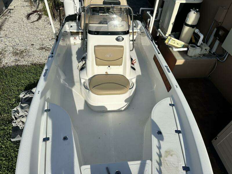 21ft NauticStar Yacht For Sale