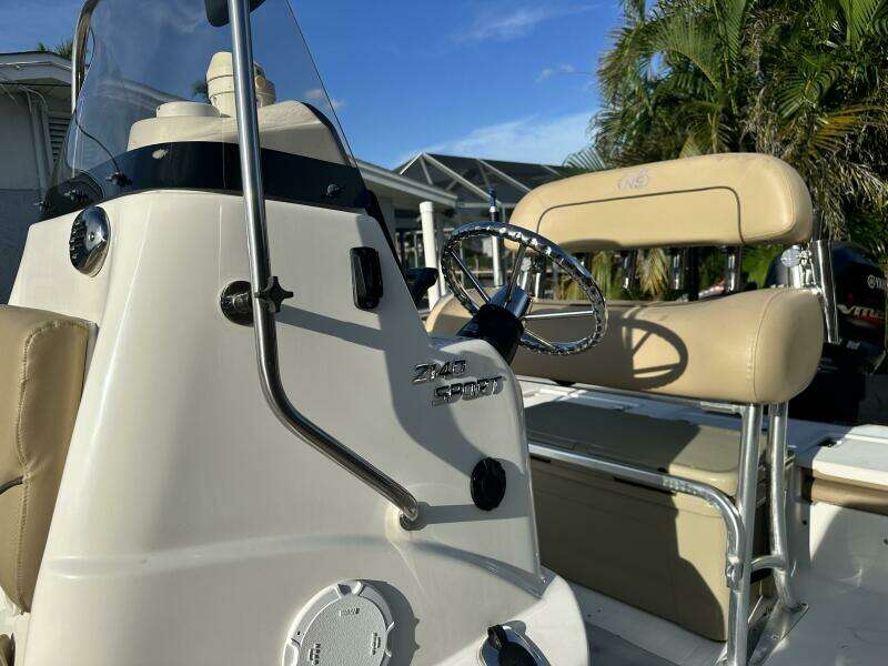 21ft NauticStar Yacht For Sale