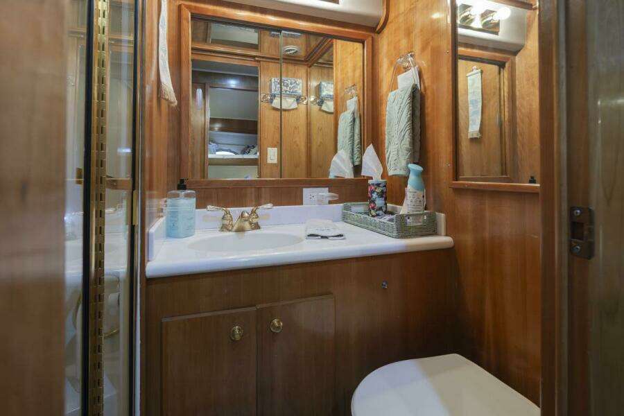 Y Knot 48ft Navigator Yacht For Sale