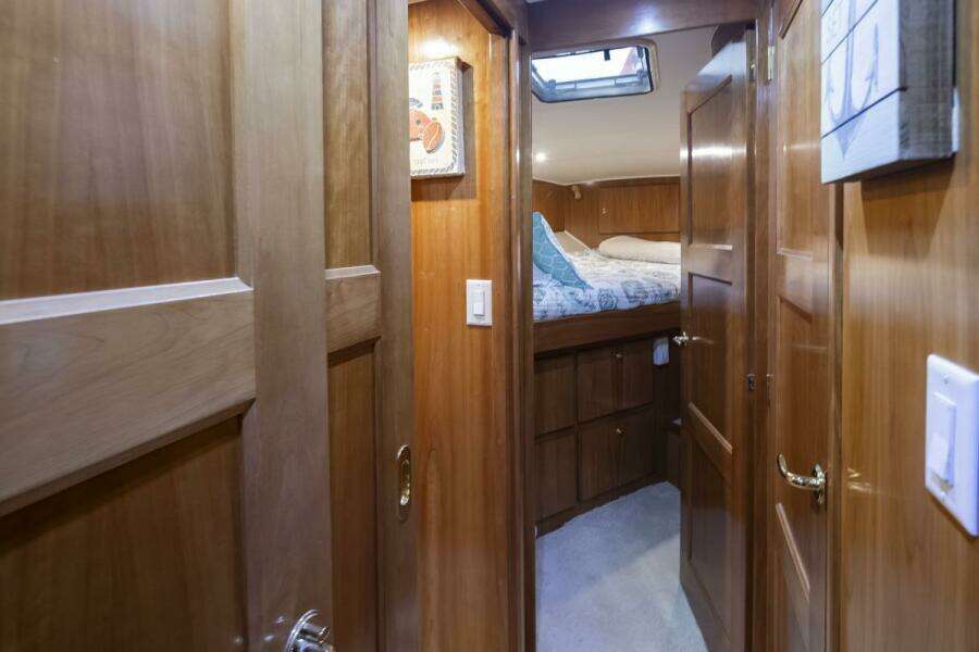 Y Knot 48ft Navigator Yacht For Sale