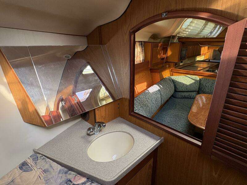 Selah 38ft Hunter Yacht For Sale