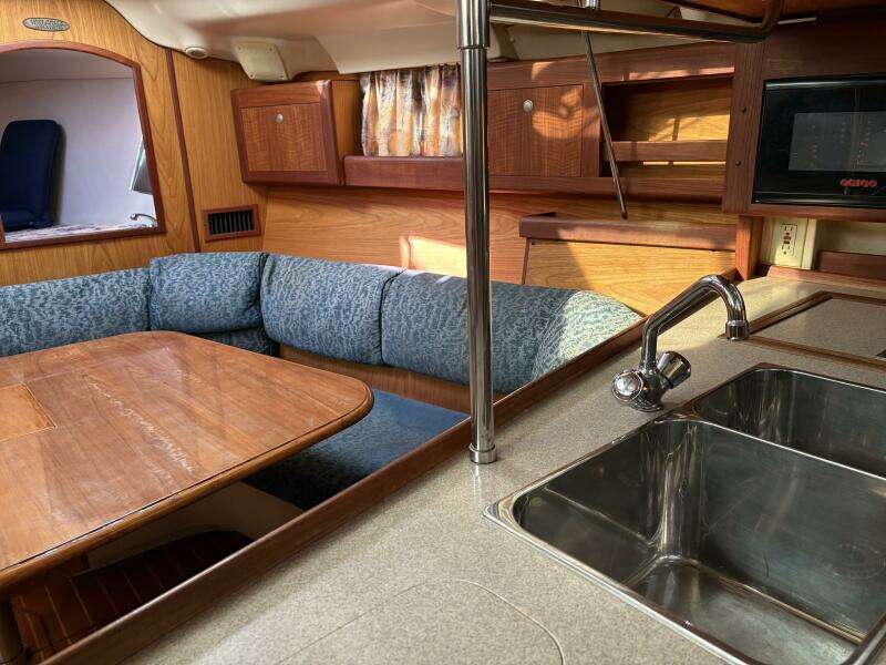 Selah 38ft Hunter Yacht For Sale