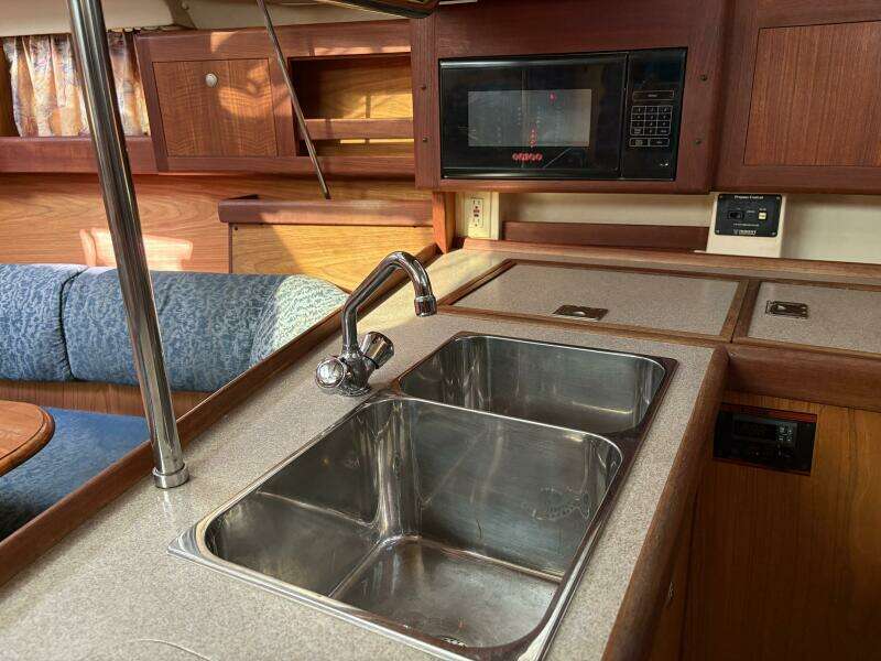Selah 38ft Hunter Yacht For Sale