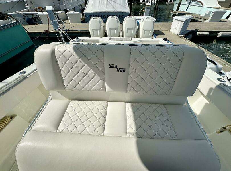 Showtime 39ft SeaVee Yacht For Sale