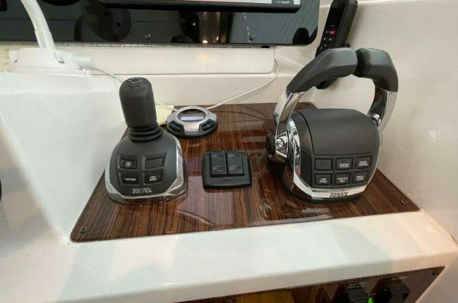 48ft Cruisers Yachts Yacht For Sale