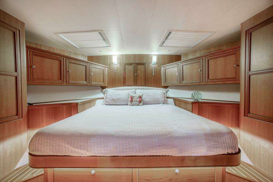 VIP King Berth