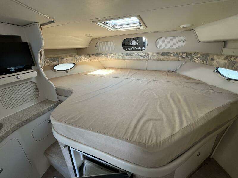 Si Caro 37ft Rinker Yacht For Sale