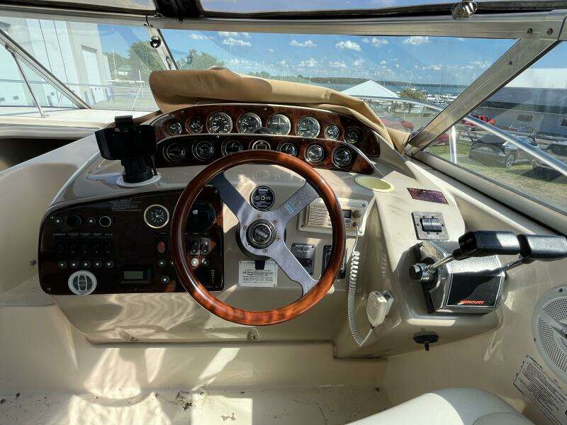 Si Caro 37ft Rinker Yacht For Sale