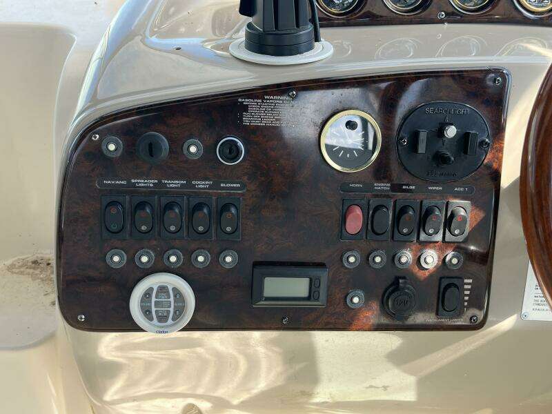 Si Caro 37ft Rinker Yacht For Sale