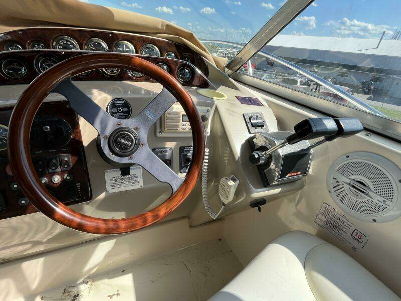 Si Caro 37ft Rinker Yacht For Sale