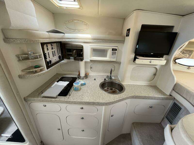Si Caro 37ft Rinker Yacht For Sale