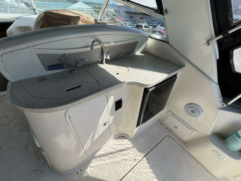 Si Caro 37ft Rinker Yacht For Sale