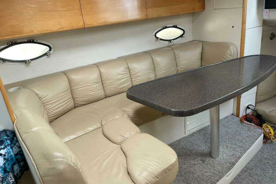 33ft Larson Yacht For Sale