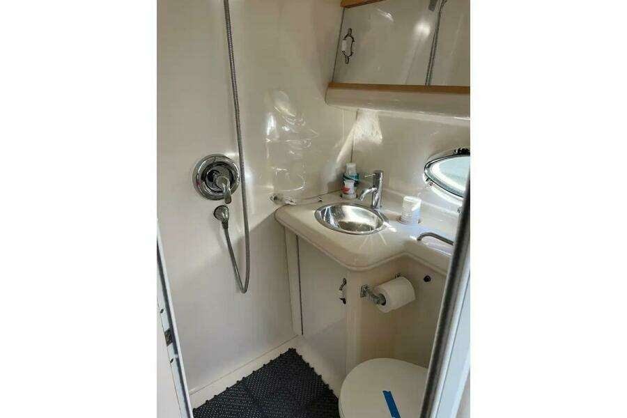 33ft Larson Yacht For Sale