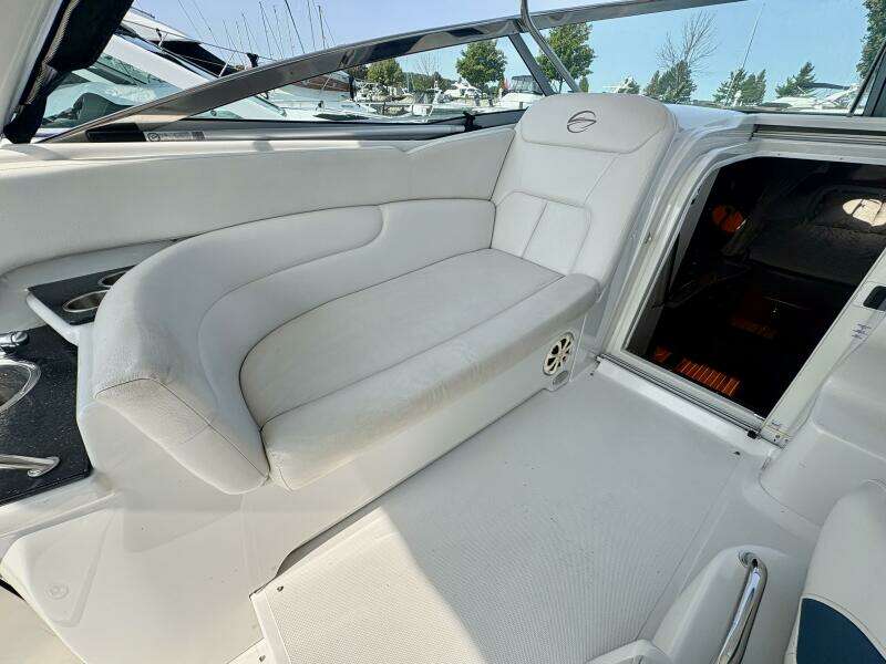 34ft Crownline Yacht For Sale