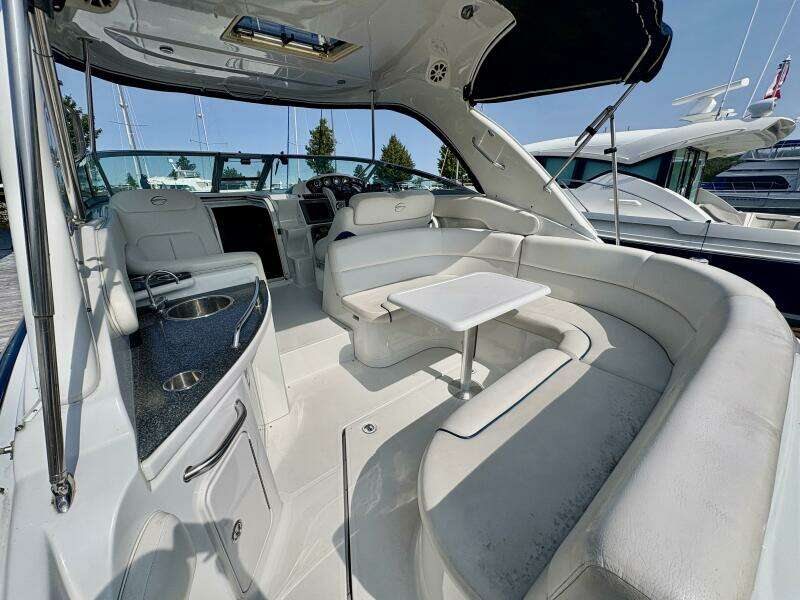 34ft Crownline Yacht For Sale