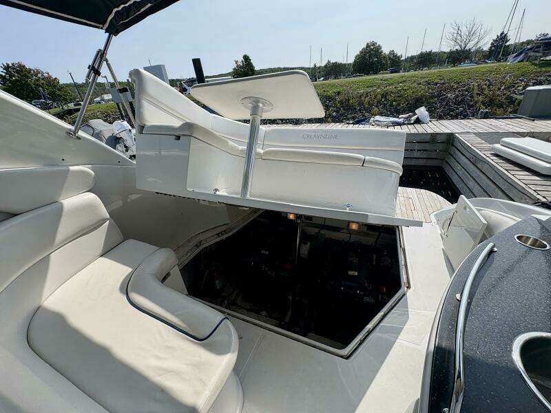 34ft Crownline Yacht For Sale