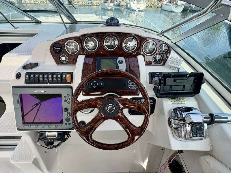 34ft Crownline Yacht For Sale