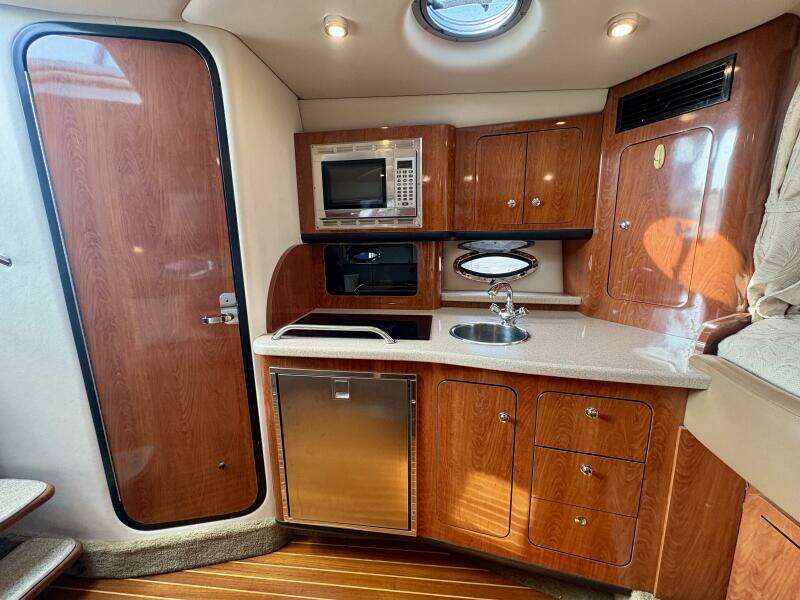 34ft Crownline Yacht For Sale