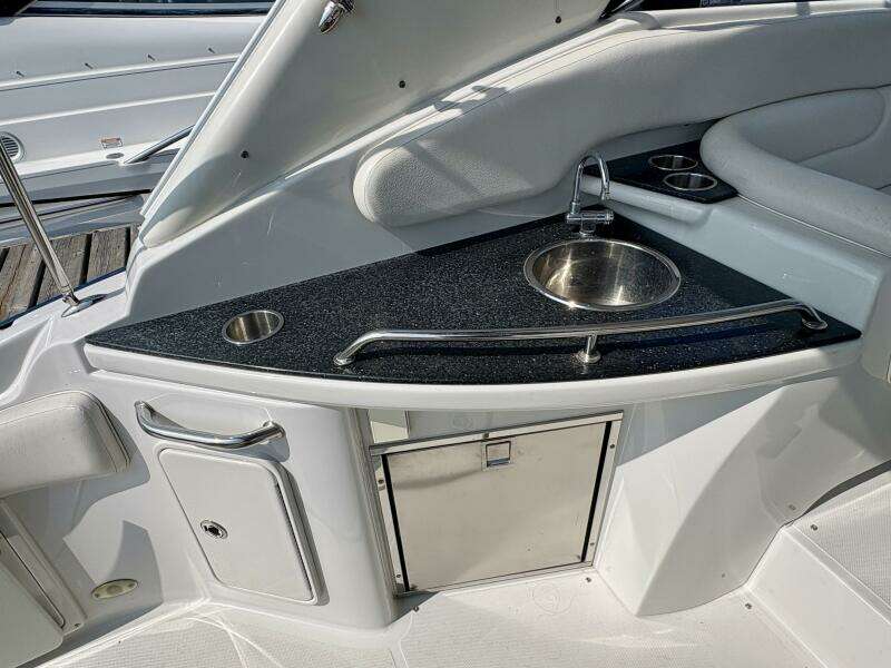34ft Crownline Yacht For Sale