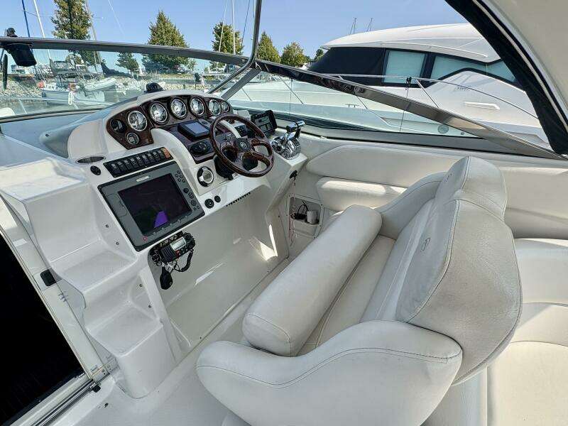 34ft Crownline Yacht For Sale