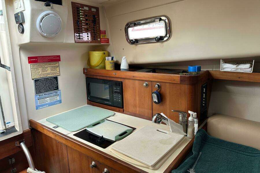 30ft Mainship Yacht For Sale