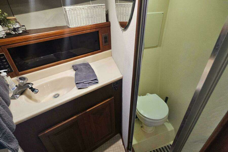 35ft Viking Yacht For Sale